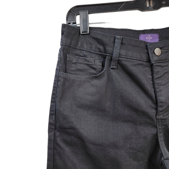 NYDJ Women's Black Cotton-Stretch Bermuda Short - 2 - Picture 2 of 7